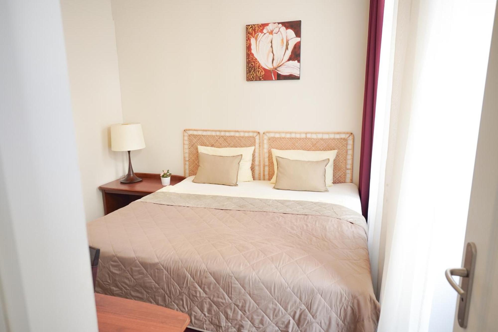 Elegant & Stylish Center Apartments! Прага Екстериор снимка